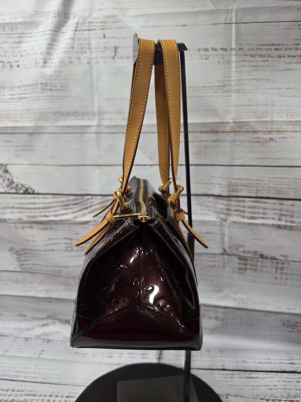 Louis Vuitton Rosewood Avenue In Amarante Monogram Vernis - Picture 2 of 8